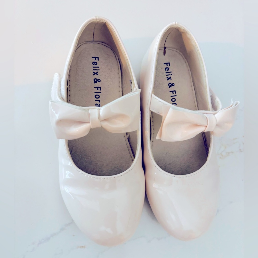 Cream Bow Kids Shoes